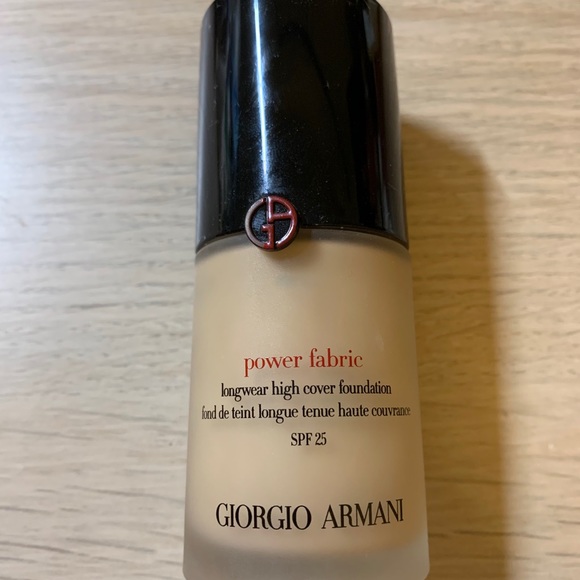 Giorgio Armani power fabric foundation in color #2 - Picture 1 of 2